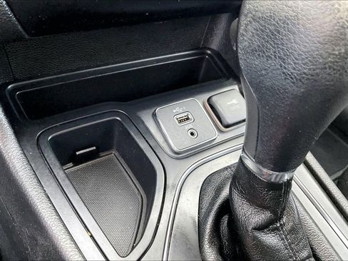 Used 2019 Jeep Cherokee Latitude w/ Popular Appearance Group FWD image 33