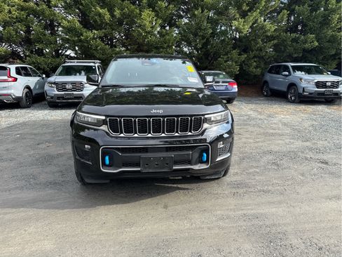 Used 2022 Jeep Grand Cherokee Overland image 2