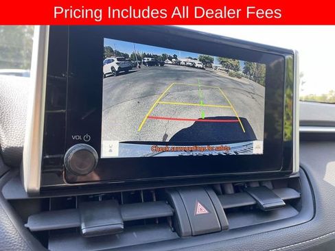Used 2025 Toyota RAV4 XLE AWD/4WD image 31