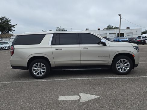 Used 2021 Chevrolet Suburban Premier image 4