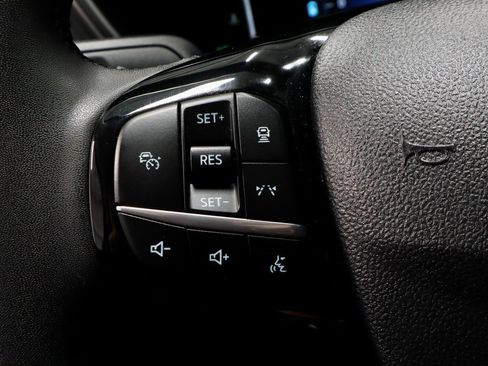 Used 2023 Ford Escape SE image 28