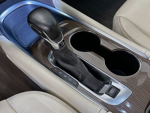 Used 2024 Chevrolet Malibu LT image 25