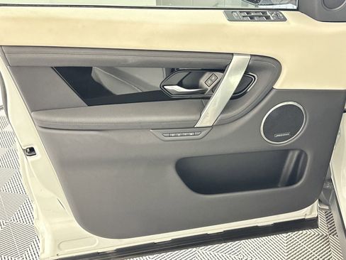 Used 2024 Land Rover Discovery Sport S image 20