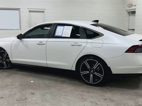 Used 2023 Honda Accord Sport image 9