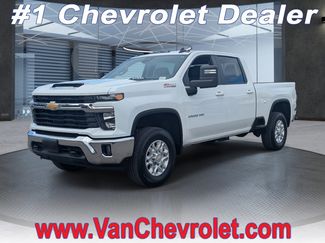 Used 2024 Chevrolet Silverado 2500 LT video 1