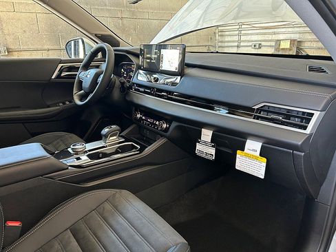 New 2026 Mitsubishi Outlander SE image 29