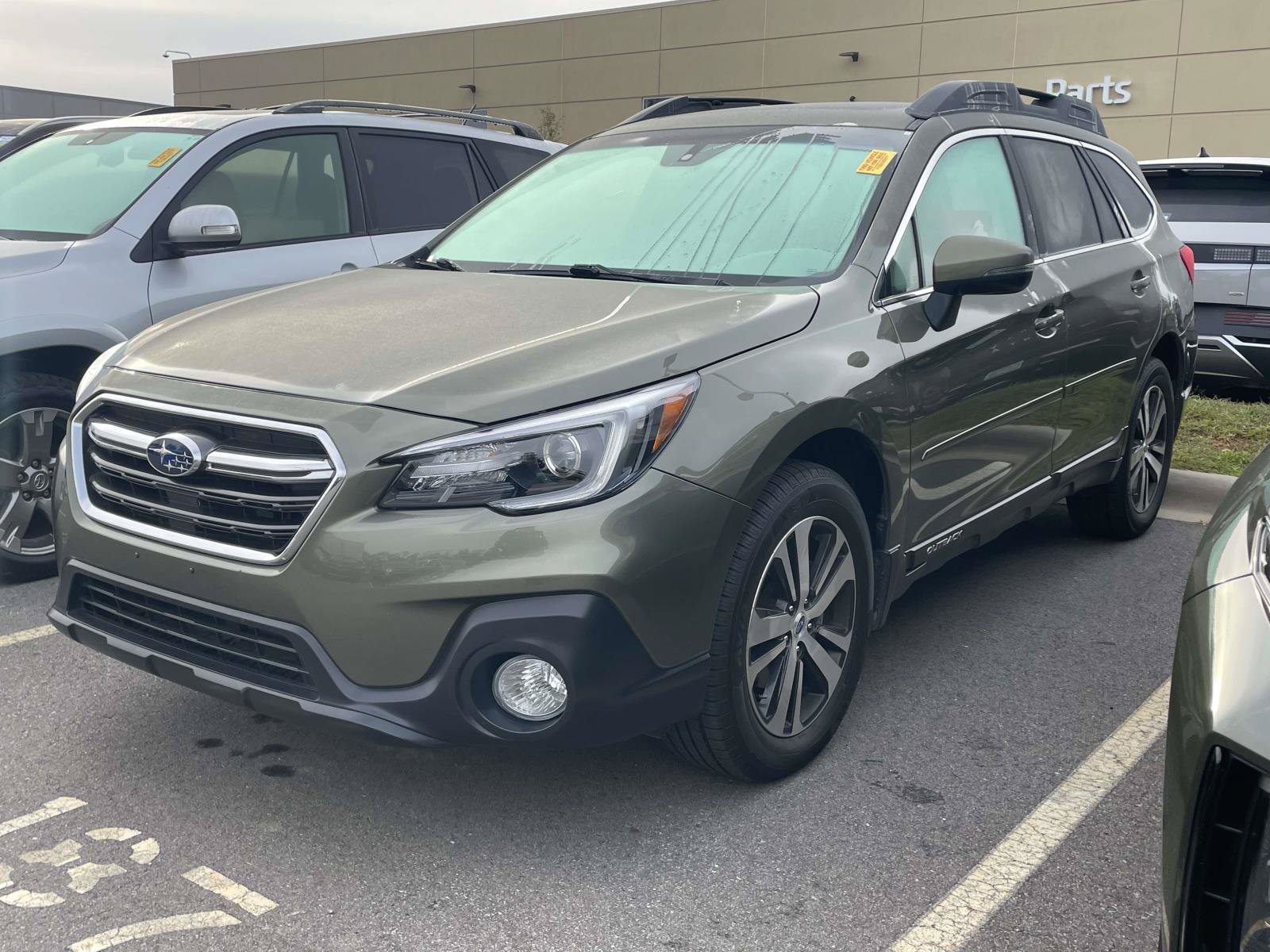 Used 2019 Subaru Outback 3.6R Limited w/ Popular Package #2 AWD/4WD image 2