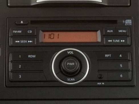 Used 2011 Nissan Versa 1.8 S w/ Plus Pkg image 11