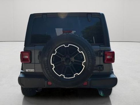 Used 2022 Jeep Wrangler Unlimited Sahara w/ LED Lighting Group AWD/4WD image 5