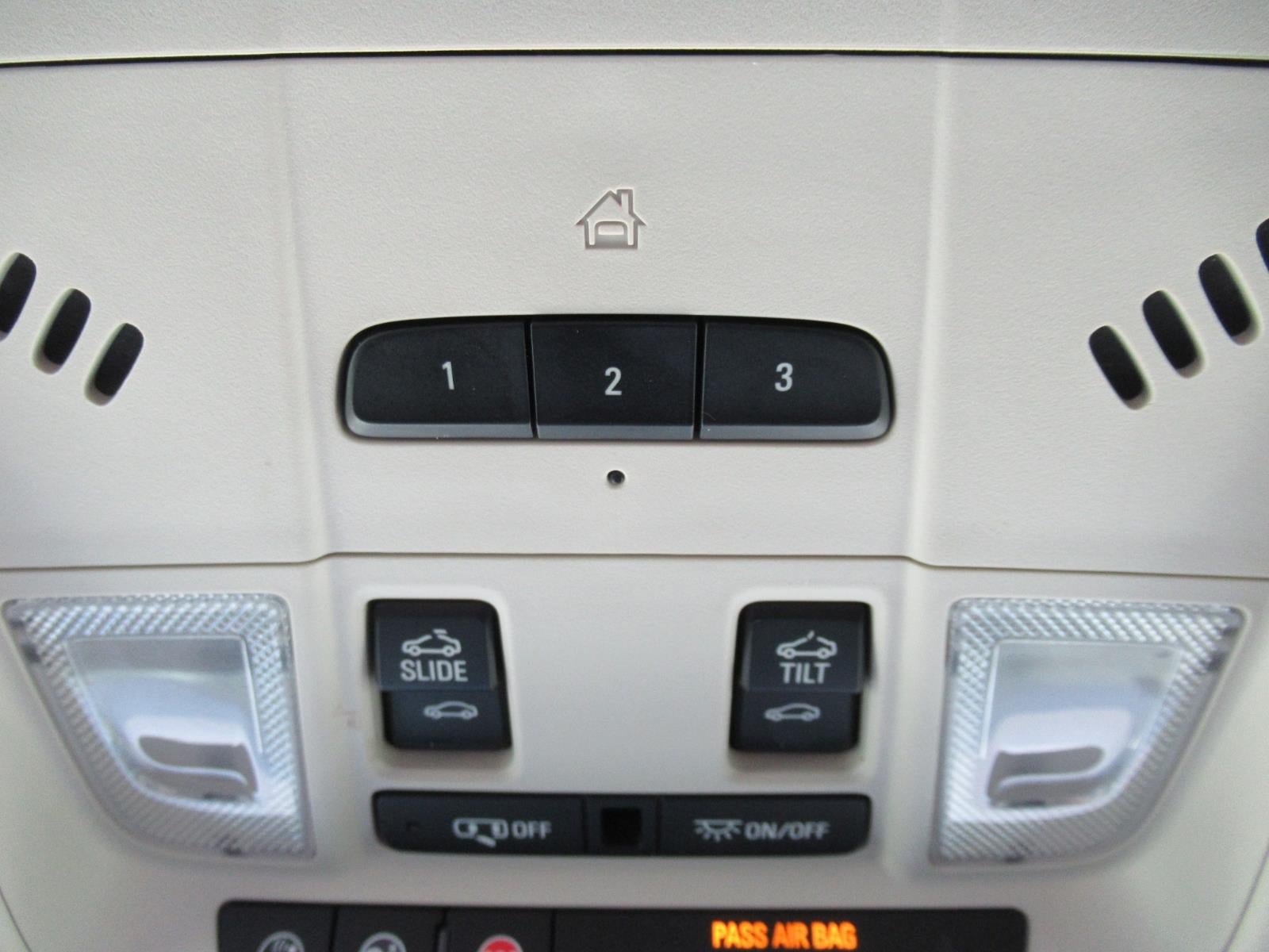 Used 2020 GMC Acadia Denali w/ Technology Package FWD image 32