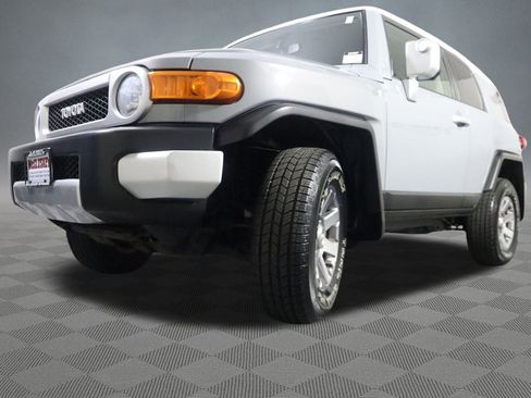 Used 2014 Toyota FJ Cruiser 4WD w/ Upgrade Package image 19
