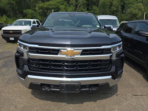 Used 2024 Chevrolet Silverado 1500 LT AWD/4WD image 3