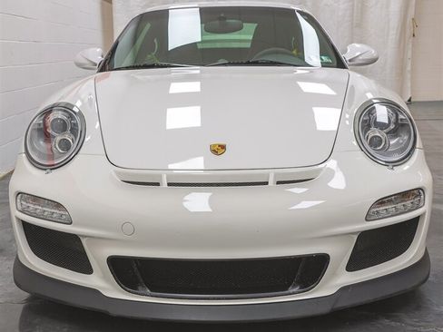 Used 2010 Porsche 911 GT3 RWD image 2
