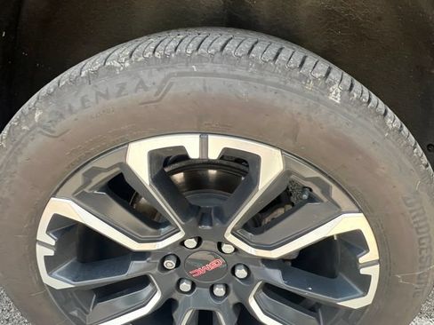 Used 2022 GMC Yukon Denali AWD/4WD image 4
