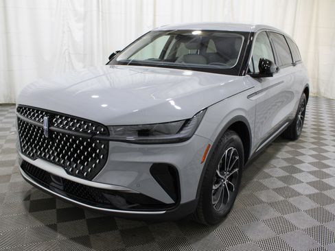 New 2026 Lincoln Nautilus Premier AWD/4WD image 36