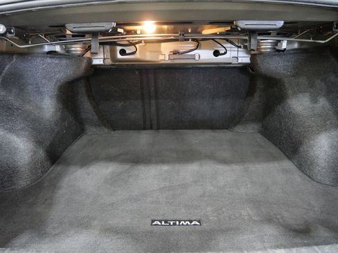 Used 2024 Nissan Altima 2.5 SV image 23