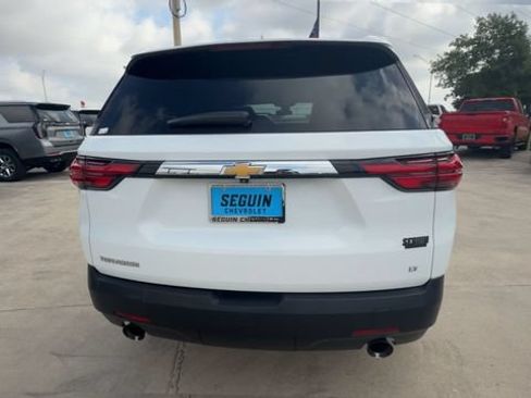 Used 2023 Chevrolet Traverse LT FWD image 7
