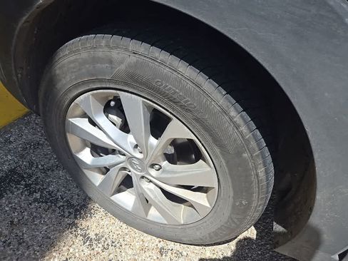 Used 2019 Hyundai Tucson SE w/ Cargo Package FWD image 9
