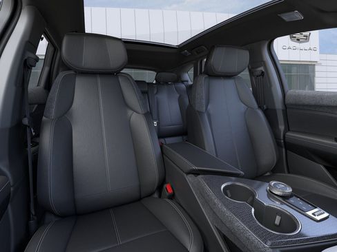 New 2025 Cadillac Optiq Luxury 1 image 16
