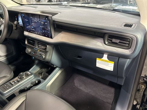 New 2025 Ford Maverick Lariat w/ Black Appearance Package image 37