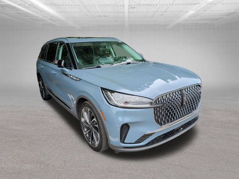 Used 2025 Lincoln Aviator Reserve w/ Equipment Group 201A AWD/4WD image 21