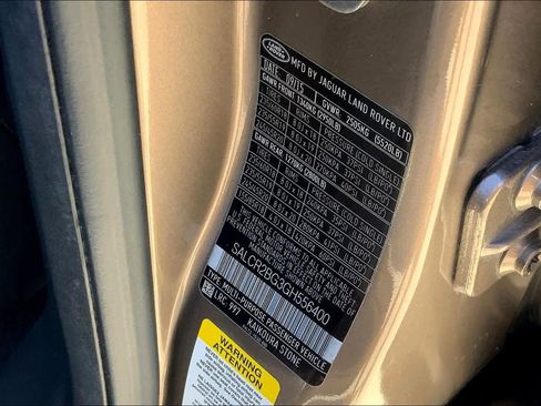 Used 2016 Land Rover Discovery Sport HSE image 35