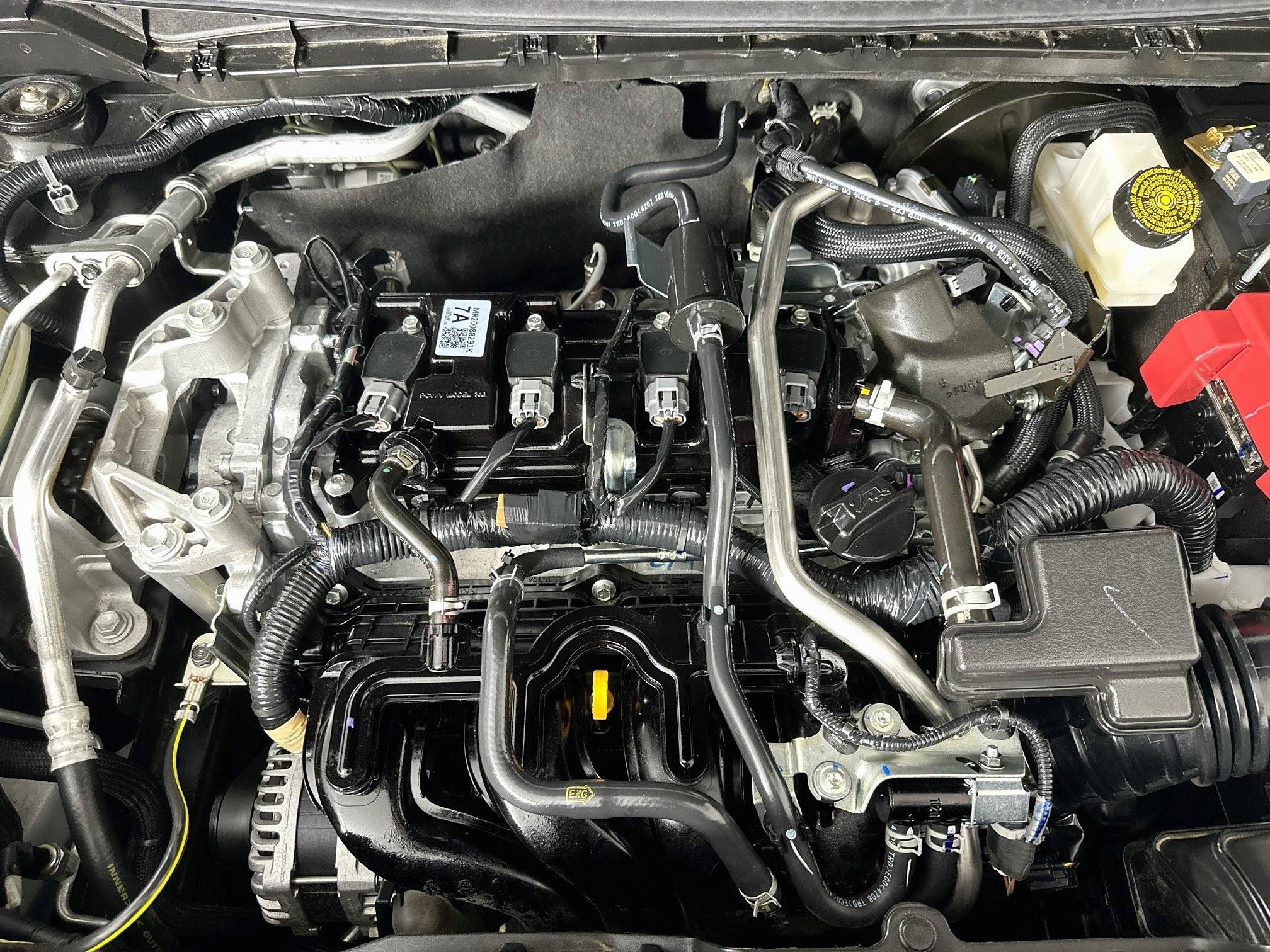 Used 2025 Nissan Kicks SR FWD image 31