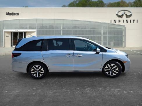 Used 2025 Honda Odyssey EX-L image 3