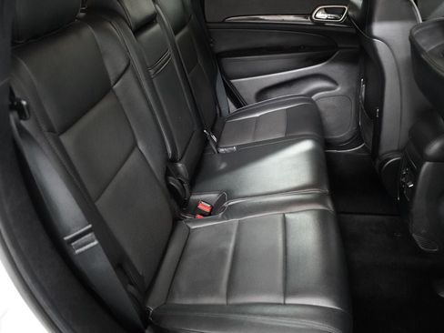 Used 2013 Jeep Grand Cherokee Laredo AWD/4WD image 28