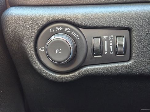 New 2026 Chrysler Pacifica Select image 17