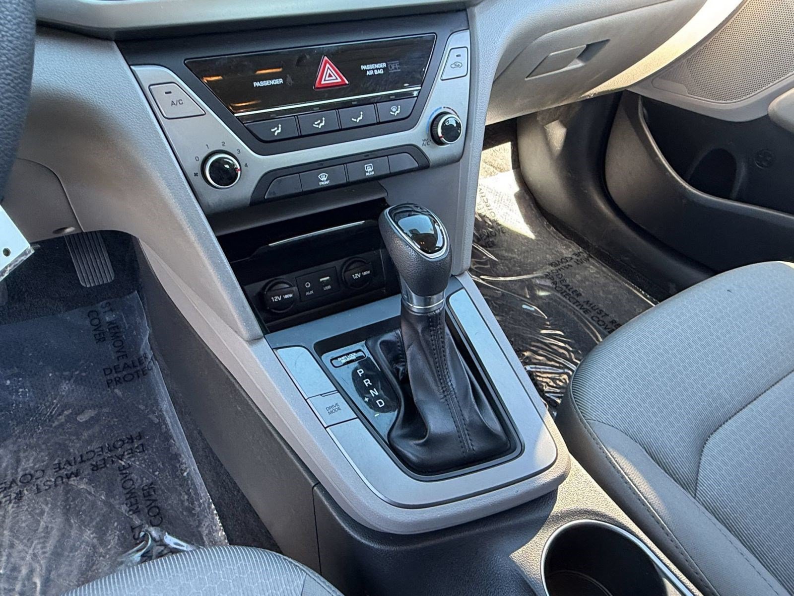 Used 2017 Hyundai Elantra SE FWD image 17