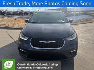 Used 2021 Chrysler Pacifica Touring-L video 2