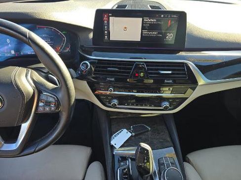 Used 2020 BMW 530i w/ Convenience Package image 8