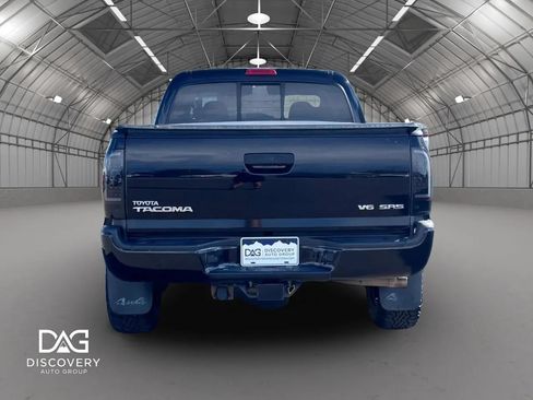 Used 2015 Toyota Tacoma 4x4 Double Cab w/ SR5 Package image 3