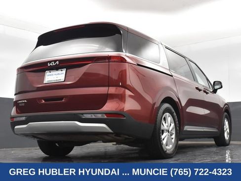 Used 2023 Kia Carnival LX FWD image 22