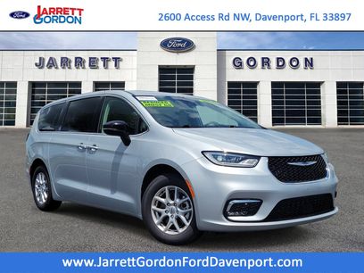 Used 2024 Chrysler Pacifica Touring-L