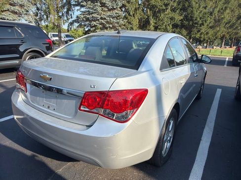 Used 2015 Chevrolet Cruze LT w/ Technology Package FWD image 3