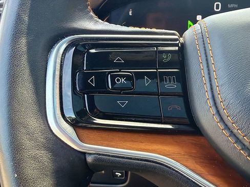 Used 2022 Jeep Grand Wagoneer Series III w/ Flexible Seating Group AWD/4WD image 38