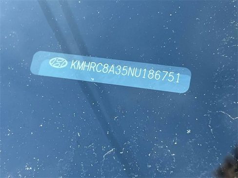 Used 2022 Hyundai Venue Limited image 19