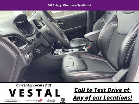 Used 2021 Jeep Cherokee Trailhawk image 10