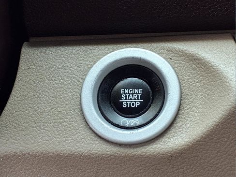 Used 2017 RAM 1500 Laramie w/ Convenience Group image 20