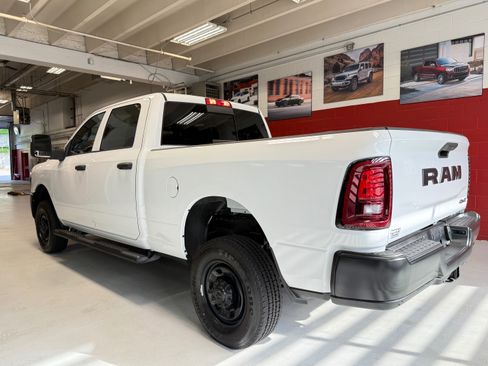 Certified 2025 RAM 2500 Tradesman AWD/4WD image 3