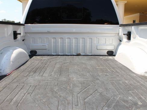 Used 2017 Ford F150 Platinum w/ Equipment Group 701A Luxury AWD/4WD image 21