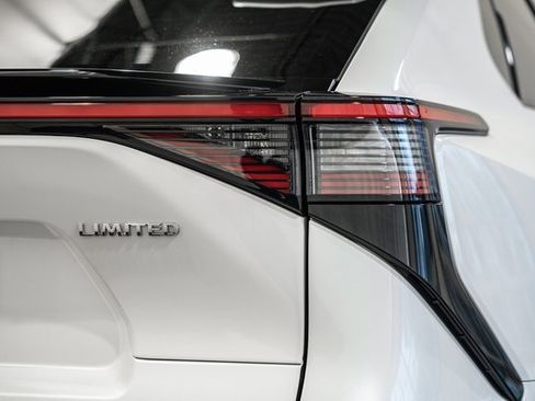 Used 2023 Toyota bZ4X Limited image 6