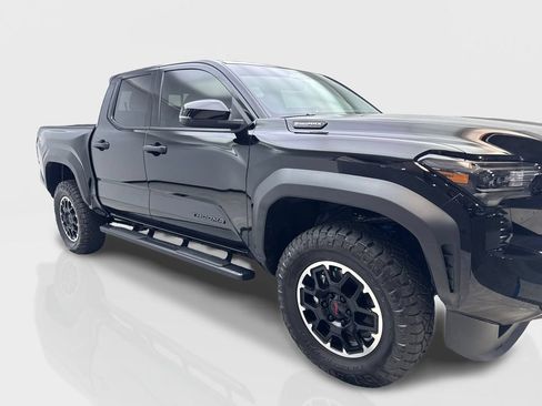 Used 2026 Toyota Tacoma TRD Off-Road w/ TRD Off Road Upgrade Package AWD/4WD image 12