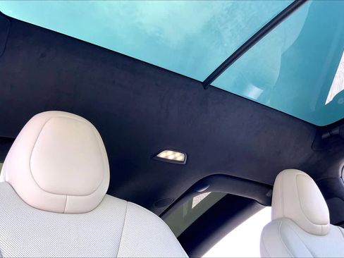 Used 2022 Tesla Model X Plaid image 13