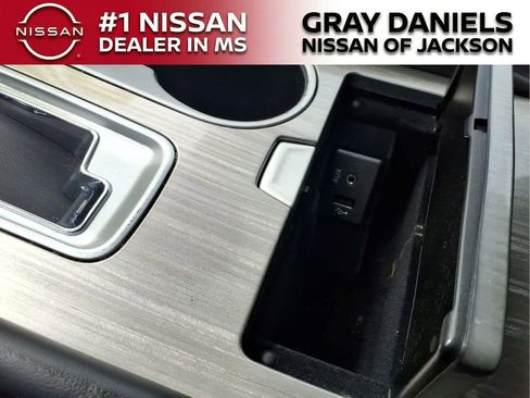 Used 2017 Nissan Murano SV FWD image 19