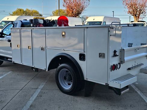 Used 2022 Ford F550 2WD Regular Cab Super Duty image 15