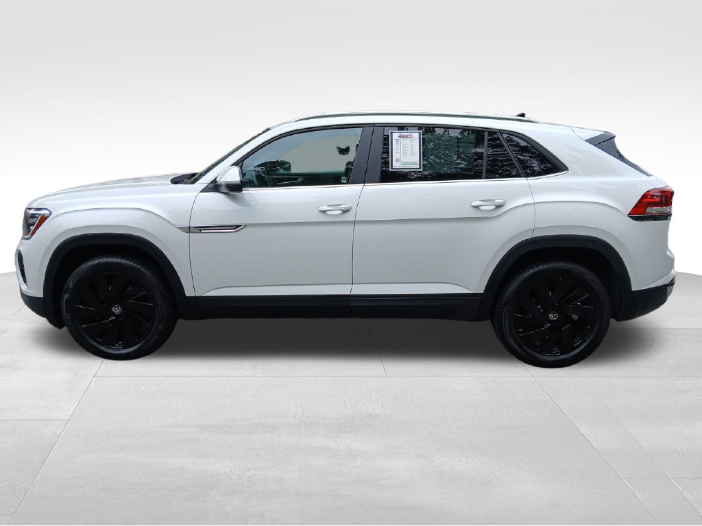 Used 2026 Volkswagen Atlas Cross Sport SE w/ Black Wheel Package AWD/4WD image 2
