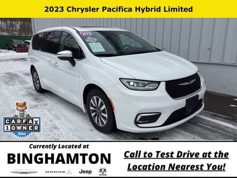 Used 2023 Chrysler Pacifica Limited FWD image 1